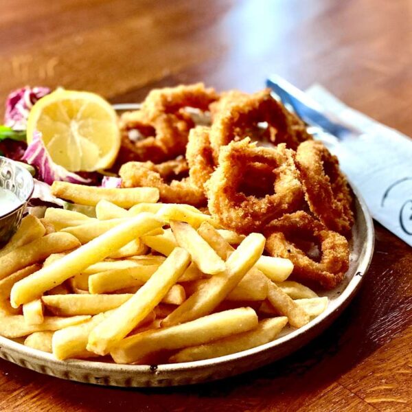 CALAMARI CRISPY SI SOS TZATZIKI* 300g