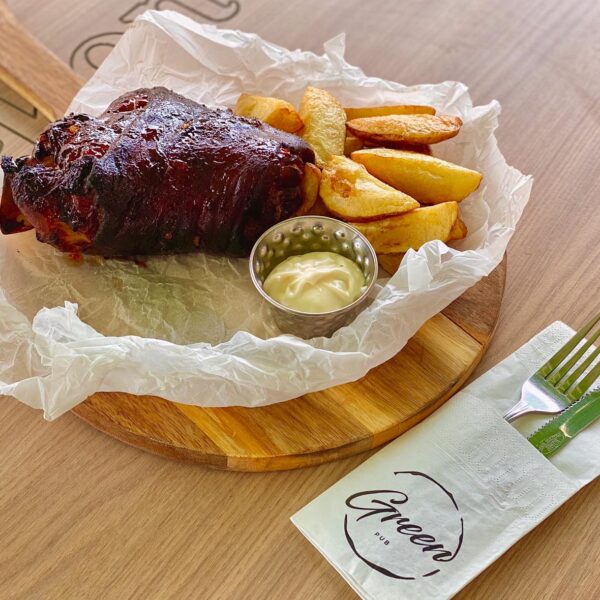 CIOLAN AFUMAT CU CARTOFI IN COAJA SI SOS DE USTUROI 450/200 g